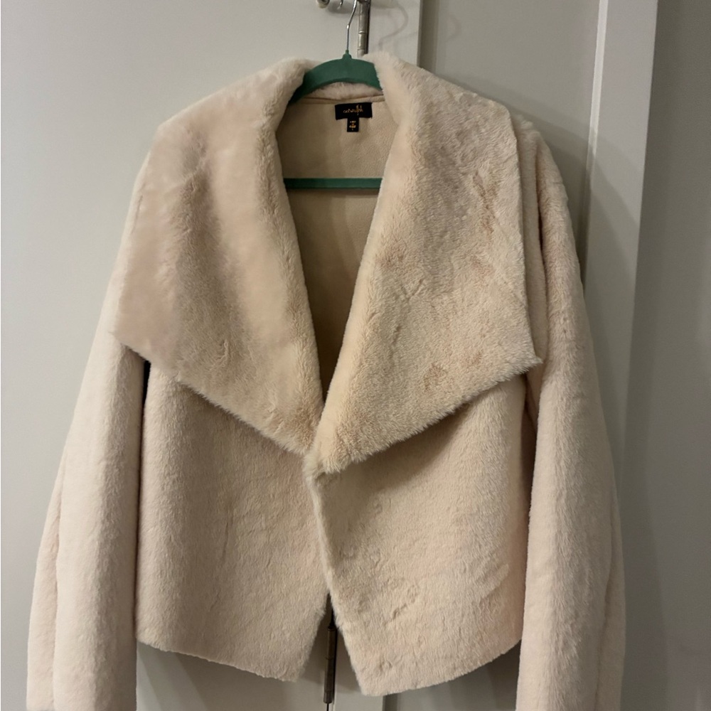 Soft Ivory Faux Fur Cropped Jacket